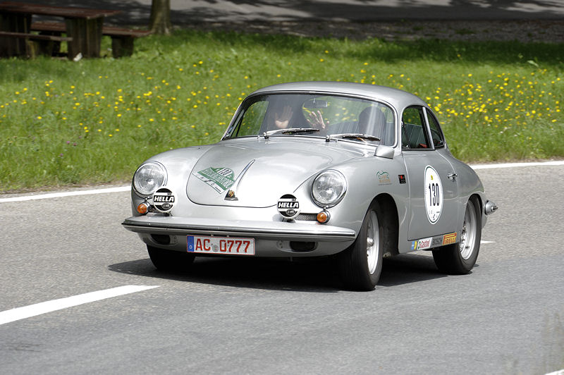 Porsche_130a.jpg
