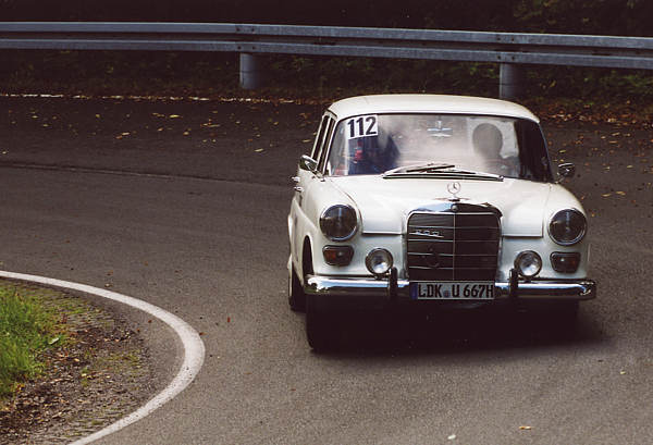 Mercedes 200 112