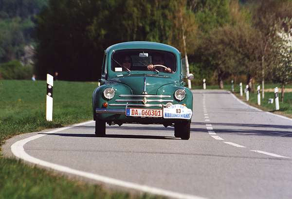 Renault4CV_83.jpg