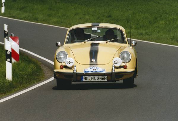 Porsche356_19.jpg