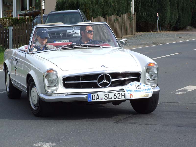 Mercedes_110.jpg